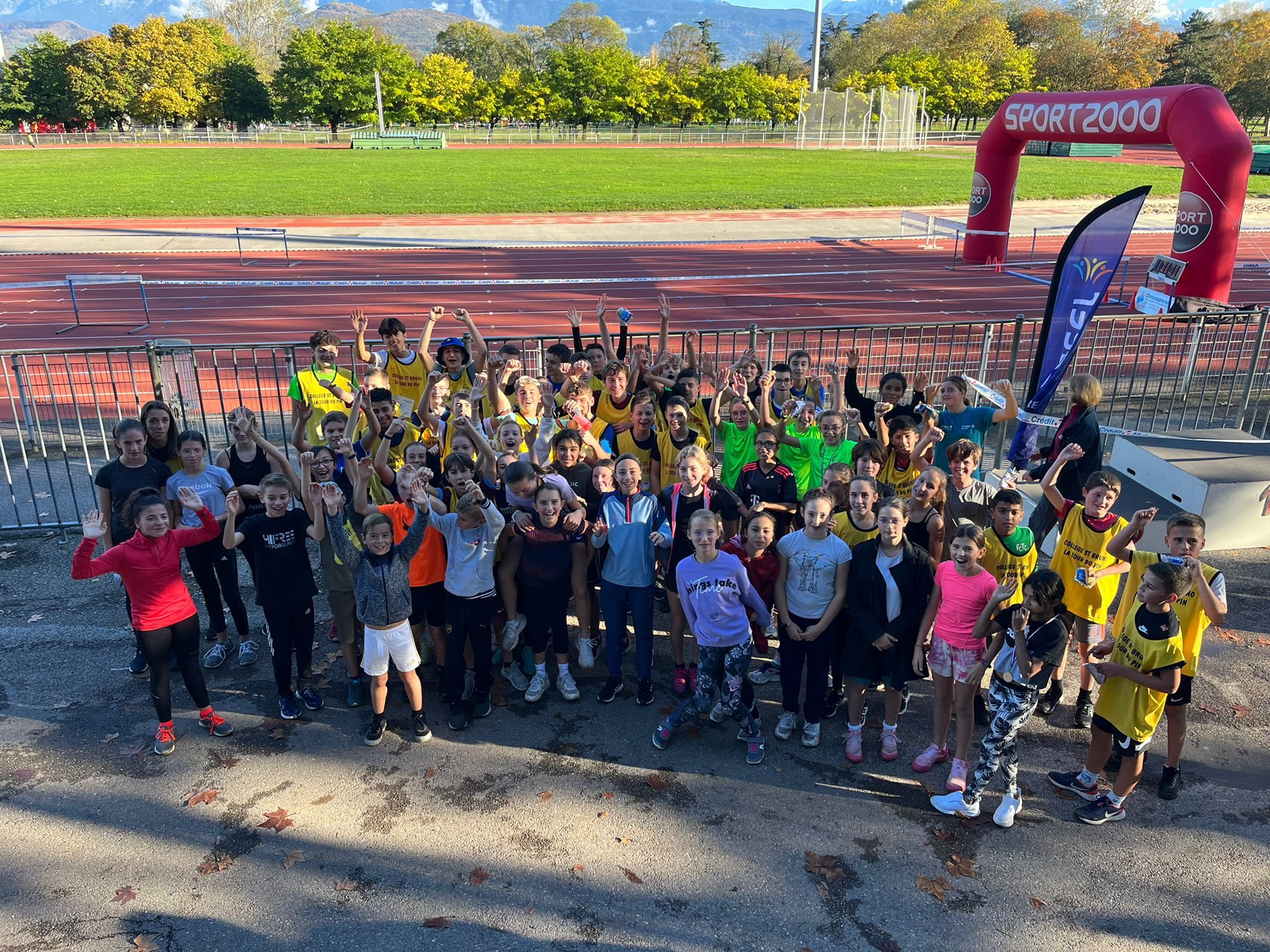 Cross départemental au stade Bachelard à Grenoble pour 82 de nos élèves