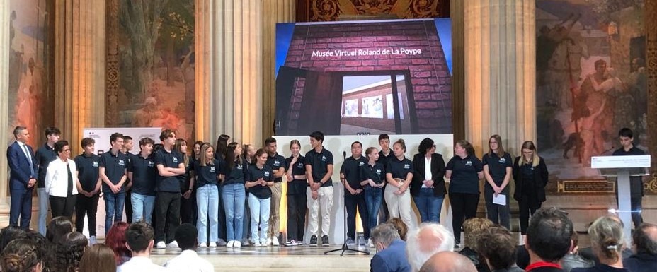 Les élèves de la classe Défense et Citoyenneté à Paris